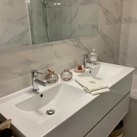 Rose Apartment Paris